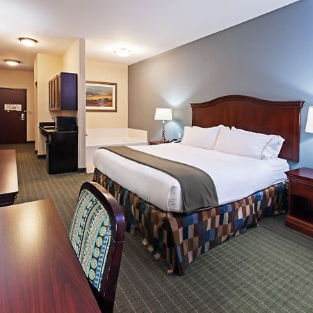 Holiday Inn Express Hotel & Suites Henderson - Traffic Star By Ihg Exterior photo