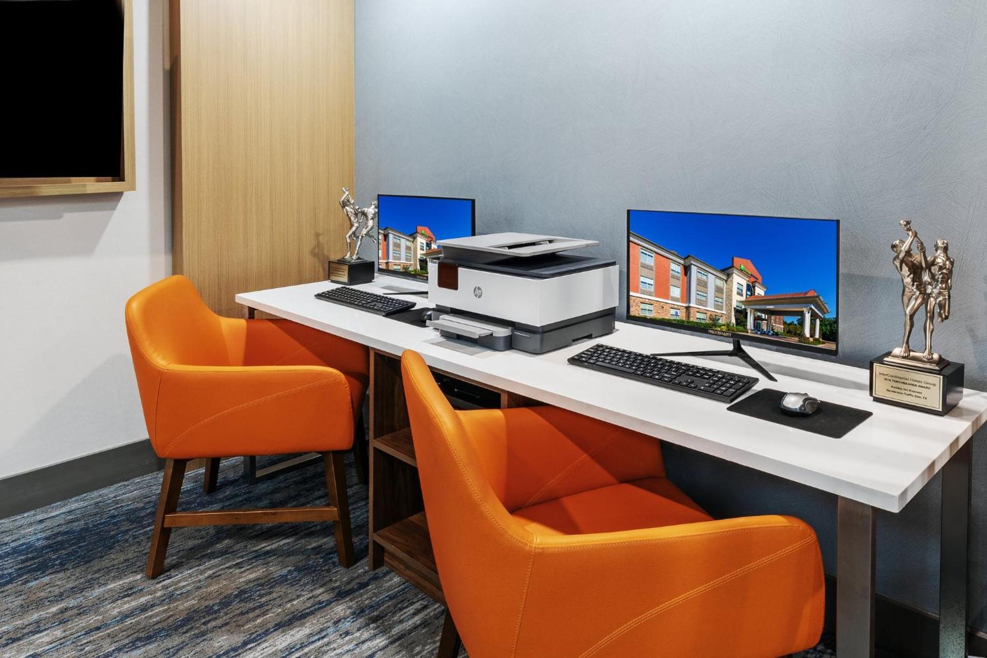 Holiday Inn Express Hotel & Suites Henderson - Traffic Star By Ihg Exterior photo
