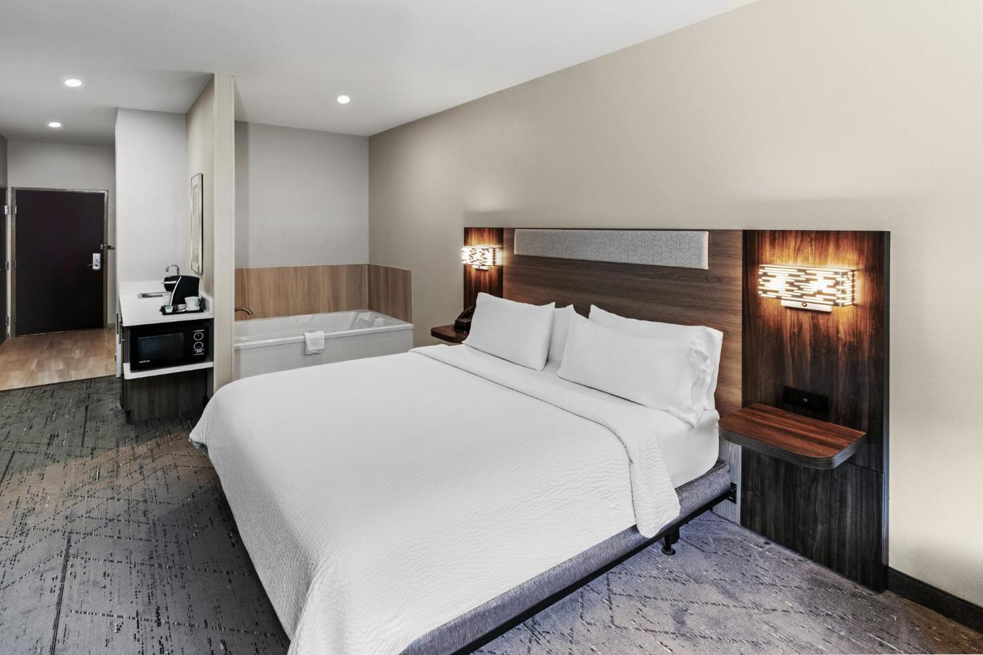 Holiday Inn Express Hotel & Suites Henderson - Traffic Star By Ihg Exterior photo