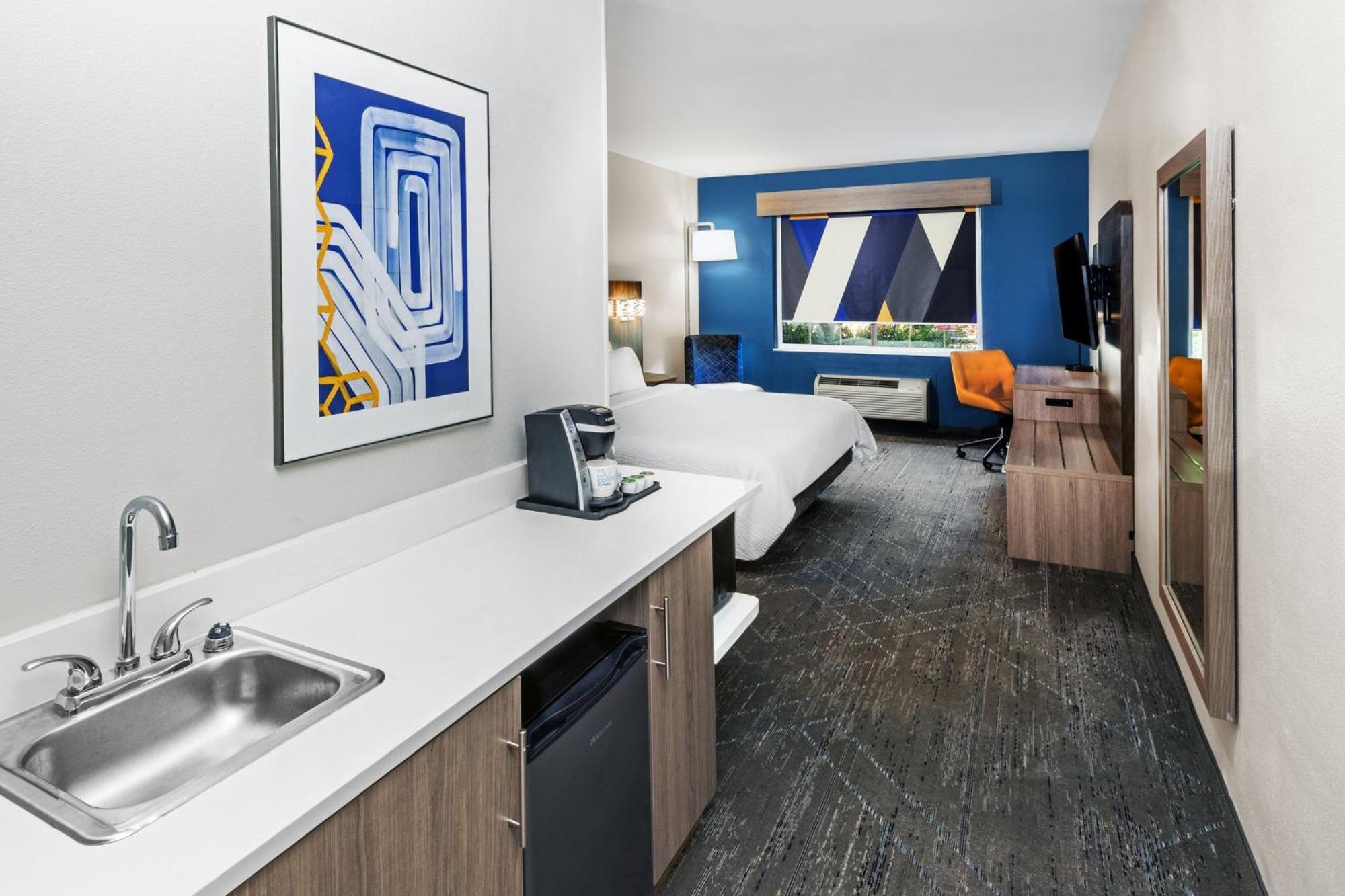 Holiday Inn Express Hotel & Suites Henderson - Traffic Star By Ihg Exterior photo