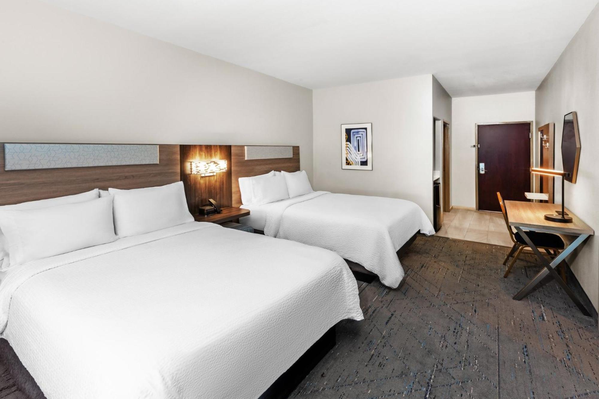 Holiday Inn Express Hotel & Suites Henderson - Traffic Star By Ihg Exterior photo