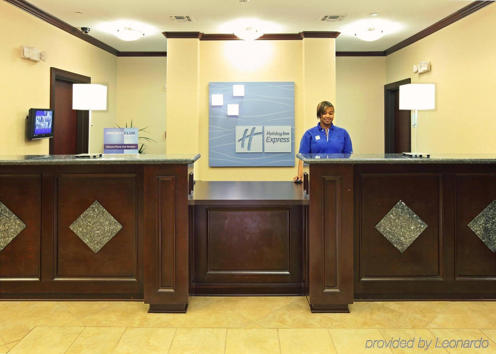 Holiday Inn Express Hotel & Suites Henderson - Traffic Star By Ihg Exterior photo